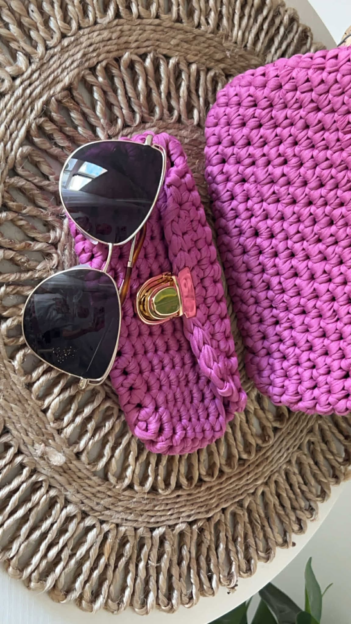 MINNY BAG w MATCHY MATCH Sunnies case Fuchsia